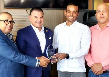 Mel Rojas Jr. y Ronald Medrano son los Peloteros Estrella de la Semana