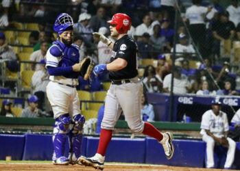 El Escogido supera al Licey en día inaugural 3 – 1