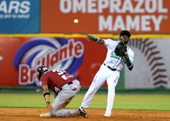 Gigantes derrotan a las Estrellas 6-5