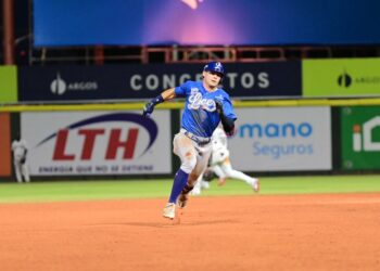 Helman comanda ataque azul; Licey vence al Escogido