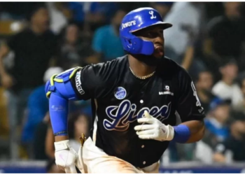 Licey blanquea a los Gigantes en el Julián Javier