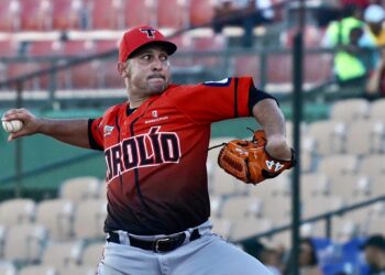 Espino domina, Reyes jonronea en triunfo Toros sobre Leones