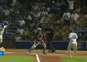 De La Cruz lidera remontada del Licey en el Quisqueya