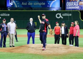 Leones rinden tributo a “Makey” Calzada por su vida dedicada al deporte