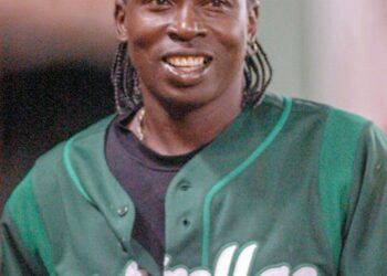 Estrellas retirarán este miércoles número 24 de Julián Heredia