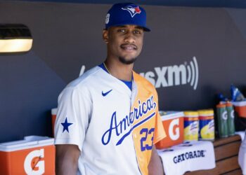 Leones anuncian al pitcher cubano Yosver Zulueta