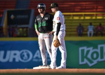 Las Estrellas vencen a las Águilas en primer juego de la doble jornada