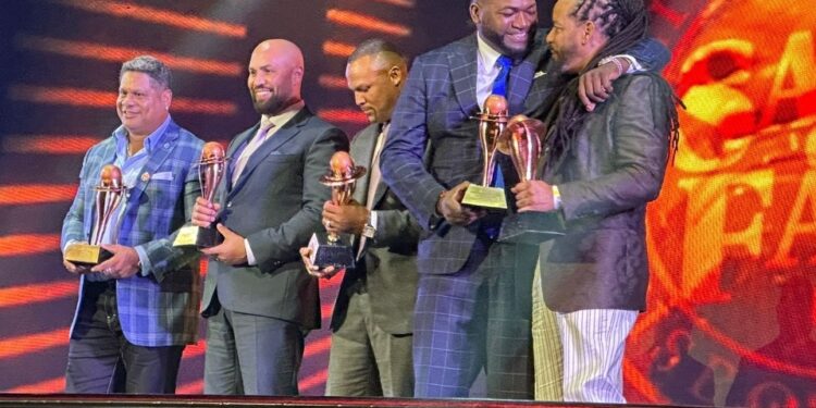 Icónicas luminarias alcanzan la inmortalidad del Salón de la Fama del Béisbol Latino