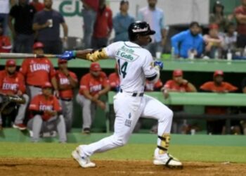 Estrellas vencen a Leones y quiebran empate en el segundo lugar