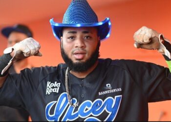 Licey triunfa y ya mira hacia los playoffs