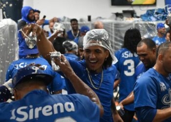 Licey clasifica, blanquea y barre a los Toros