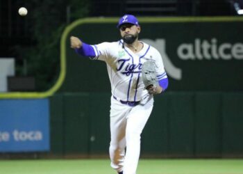 Valdez se luce en blanqueada de Licey sobre Estrellas