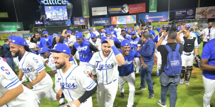 Así ganó el Licey sus 24 coronas de campeones
