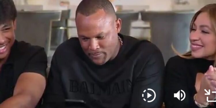 Momento cuando Adrián Beltré recibe la llamada para su elección a Cooperstown