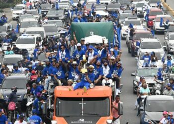Licey pinta de azul la ciudad