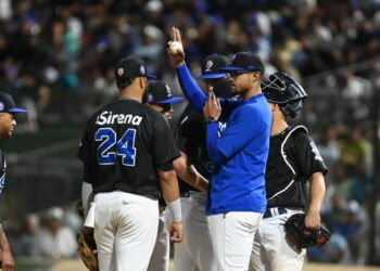 Gilbert Gómez y las claves azules en el juego cuatro