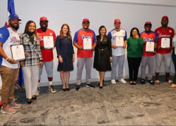 Cónsul en Miami reconoce a Tigres del Licey
