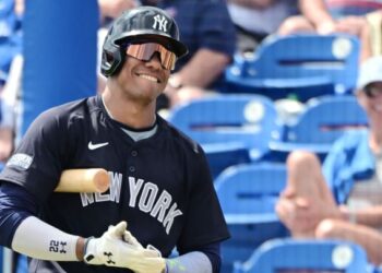 Juan Soto sigue ardiendo, castiga Toronto y Yankees salvan barrida