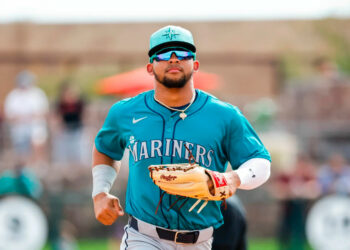 Marineros suben a Jonatan Clase al equipo grande