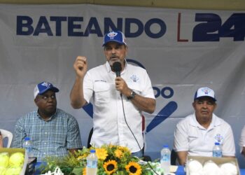 Movimiento Bateando con Luis Abinader  se reúne con deportistas de SPM