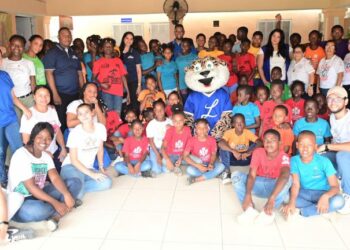 Licey visita Fundación La Merced en Batey Bienvenido