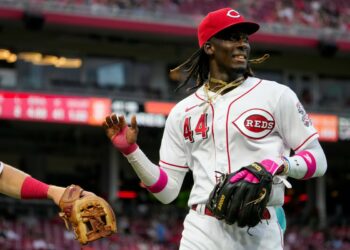 Elly, Ramírez, Julio, Espinal, Eloy y Gary pegan jonrón