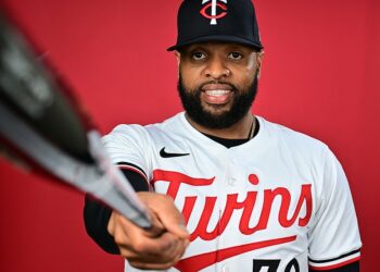 Carlos Santana es el más veterano entre los dominicanos