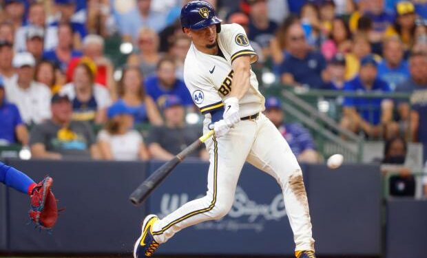 Adames batea par de cuadrangulares