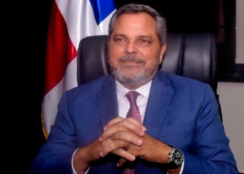 Junior Noboa triunfa como Comisionado Nacional de Béisbol