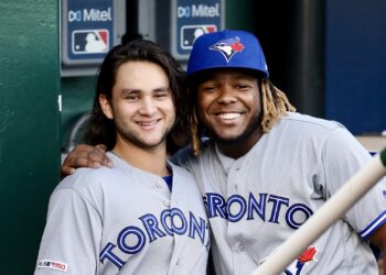 Bonos de Vladi y Bichette siguen altos en Toronto
