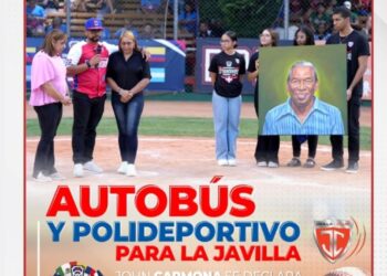 ¡Júbilo en La Javilla!  Gobierno le donará autobús y le construirá un polideportivo