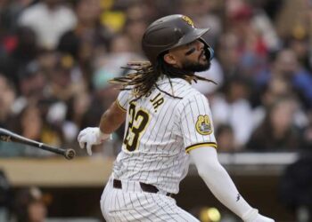 Tatis extiende racha bateadora de hits a 17 juegos