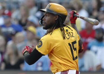 Oneil Cruz dispara de 5-3 con tres empujadas