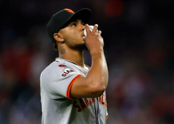 Cerrador Camilo Doval con bonos altos en SF