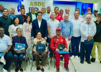Alcalde Dío Astacio reconoce a dirigentes deportivos