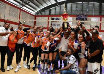 Calero campeón Torneo Voleibol Superior Femenino provincia Santo Domingo