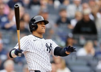 Juan Soto batea de 4-4, incluidos dos dobles