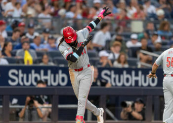 De La Cruz pega jonrón y triple  en debut auspicioso Yankees Stadium