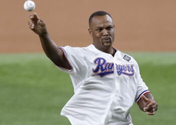 Adrián Beltré tira primera bola en Juego de Estrellas