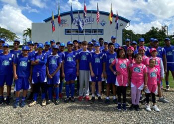 Licey Summer Camp visita academias de Grandes Ligas