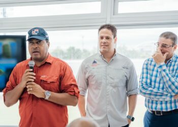 Ministro Carlos Bonilla supervisa obras del Centro Olímpico