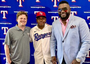 David Ortiz Jr. firma con los Rangers de Texas