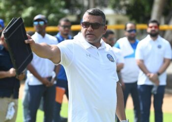 Vicente destaca compromiso mostrado en apertura de entrenamientos