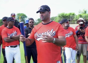 Presencia de Lake y Almonte impresiona al dirigente Pujols