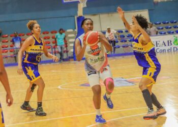 San Lázaro gana primer juego del basket femenino