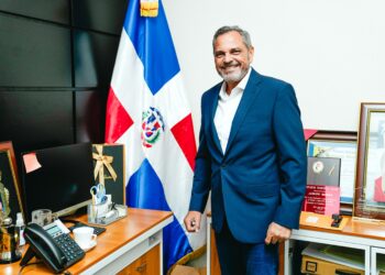 Junior Noboa: Deslumbra como Comisionado Nacional de Béisbol