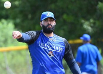 Jean Carlos Mejía, bañado en gloria pero no se confía