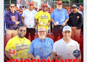 Los niños reciben las claves para ser peloteros