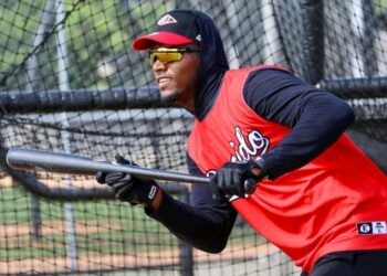 Leones confirman iniciarán entrenamientos este lunes 23