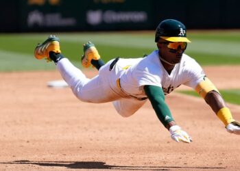 Esteury Ruiz es sometido a cirugía en su rodilla 